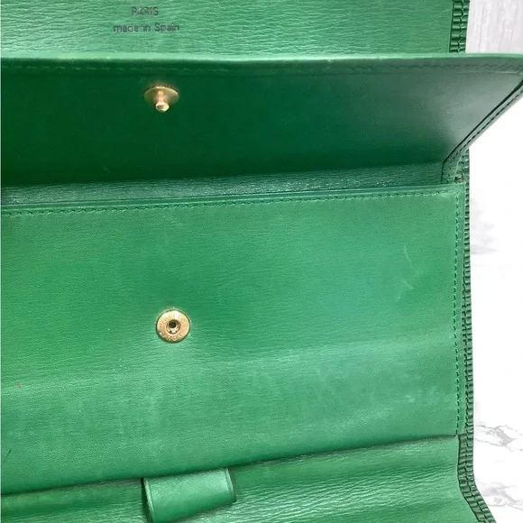 GUC Louis Vuitton Green Epi Sarah Wallet - Picture 4 of 8